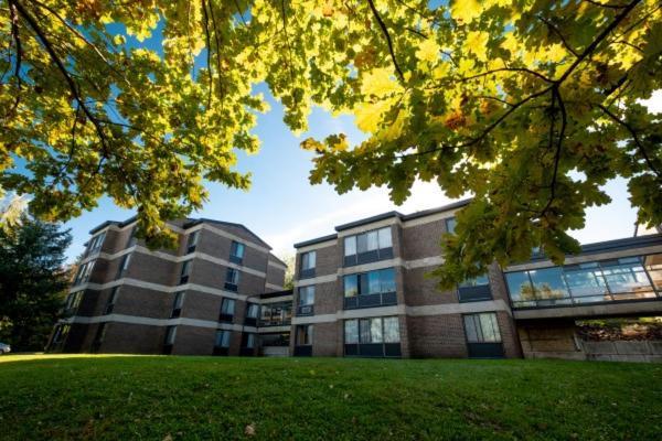 Au Campus Hotel Sherbrooke Luaran gambar
