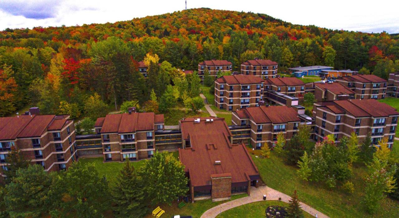 Au Campus Hotel Sherbrooke Luaran gambar