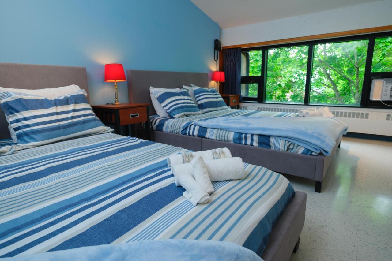 Au Campus Hotel Sherbrooke Luaran gambar
