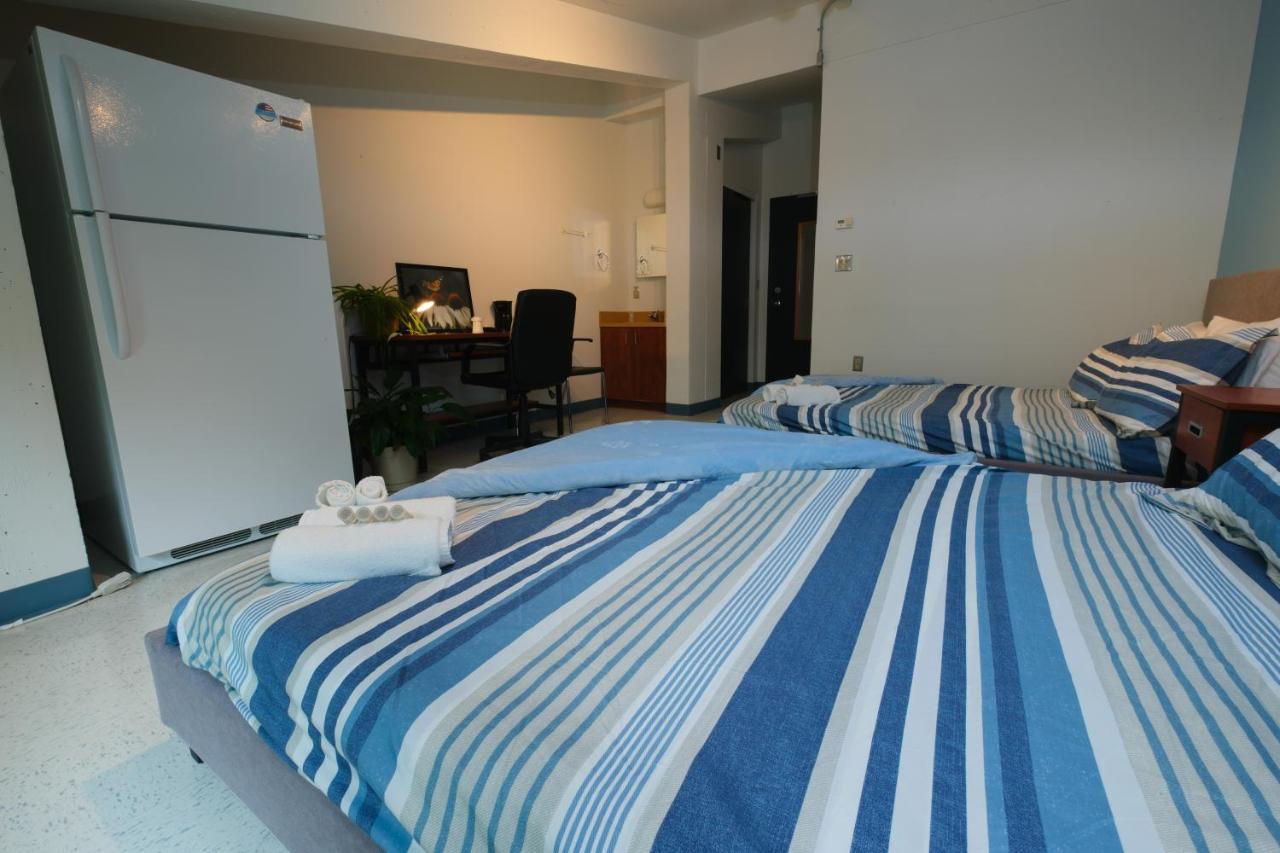 Au Campus Hotel Sherbrooke Luaran gambar