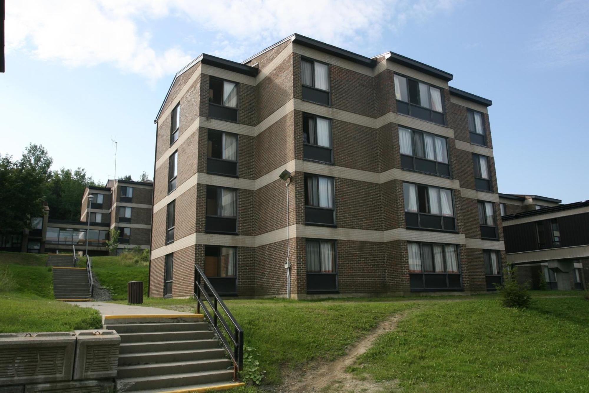 Au Campus Hotel Sherbrooke Luaran gambar
